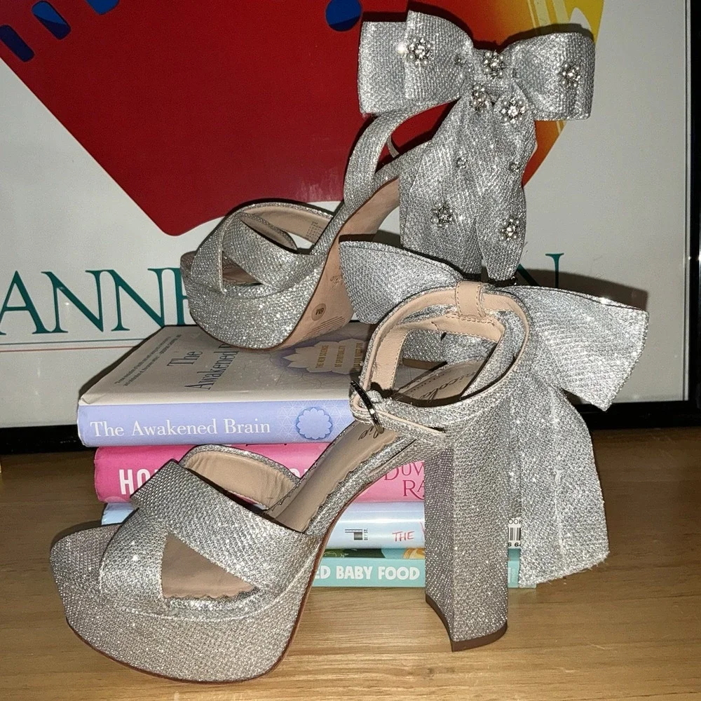 Antonio Melani x Nicola Bathie Lila Silver Platform Embellished Bow Heels Size 6